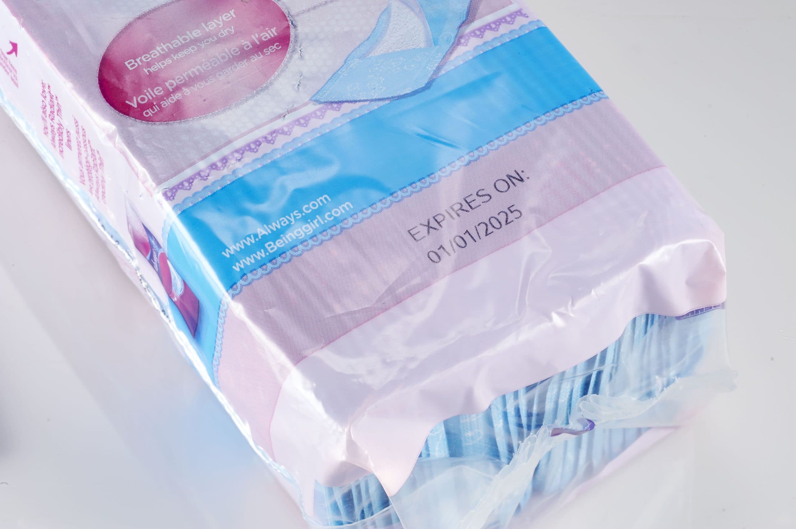 Marcatura a getto di inchiostro a cartucce su packaging in film plastico per salvaslip