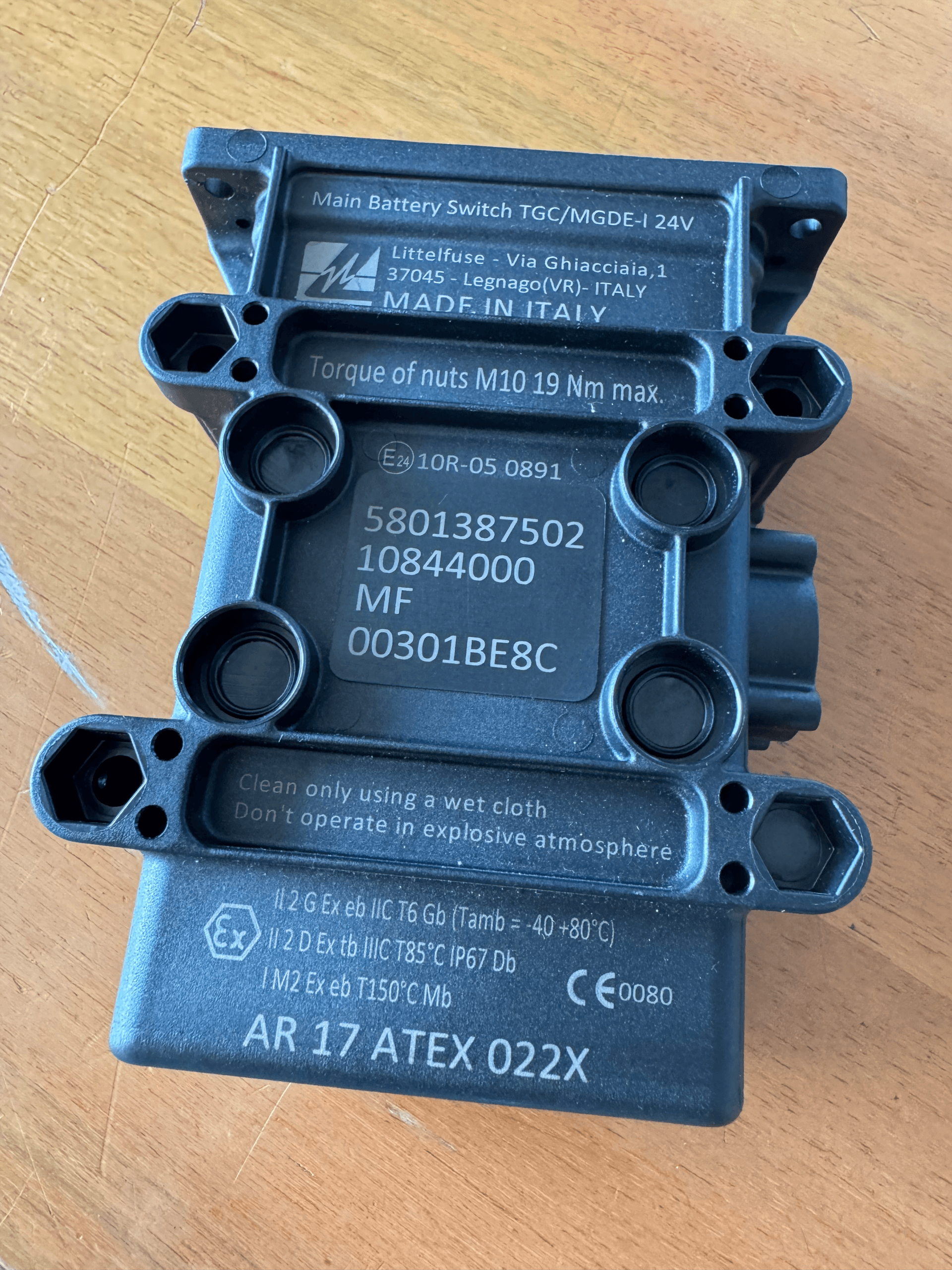Marcatura laser_A contrasto_Plastica