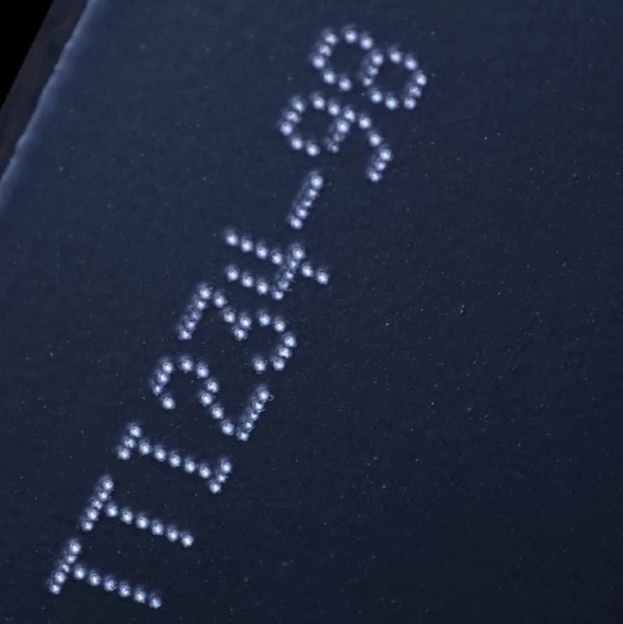 Marcatura con punzonatrice benchmark 320 dettaglio punti