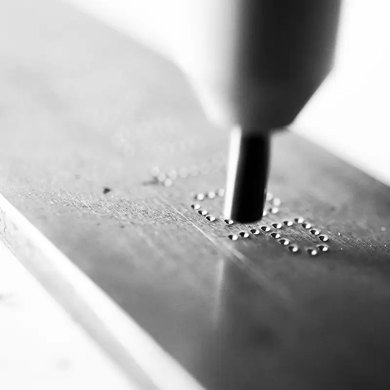 Marcatura con punzonatrice benchmark 320