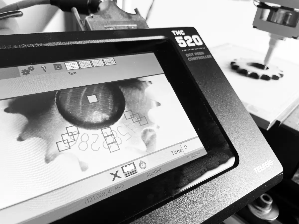 Punzonatrice a micropercussione controller touch screen